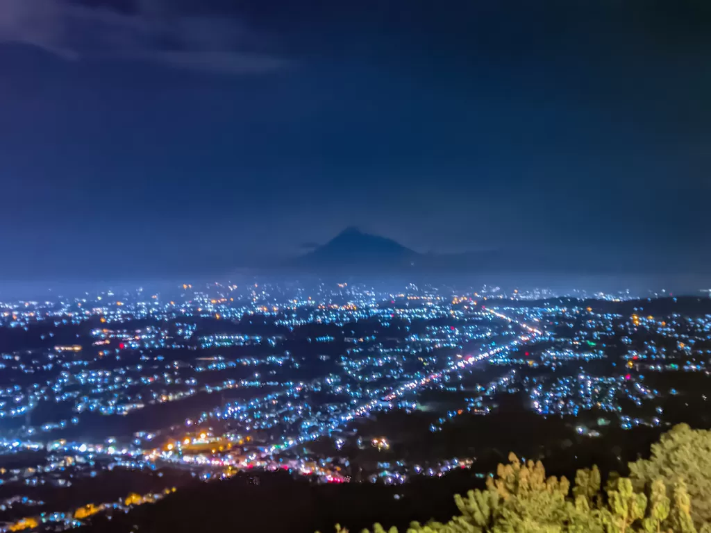 Indahnya city lights Yogyakarta dari ketinggian (Hendra Susanto/IDZ Creators)