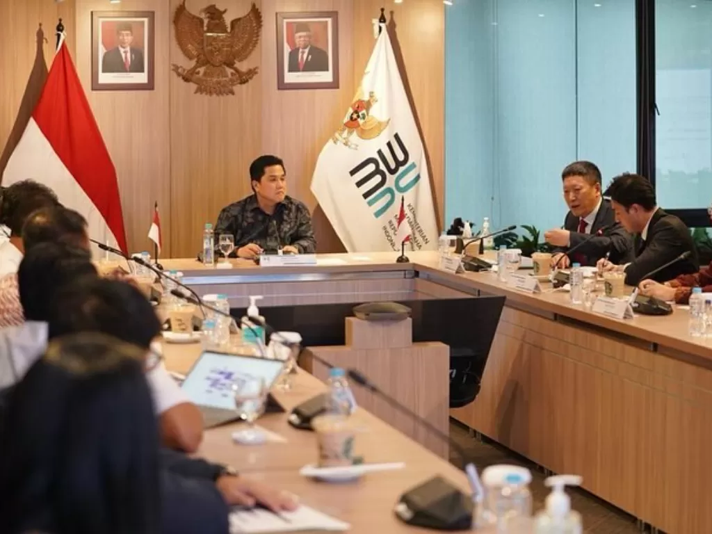 Menteri BUMN Erick Thohir menerima kunjungan Presiden CBL, Li Changdong, di kantor Kementerian BUMN, Jakarta. (Instagram/@erickthohir)