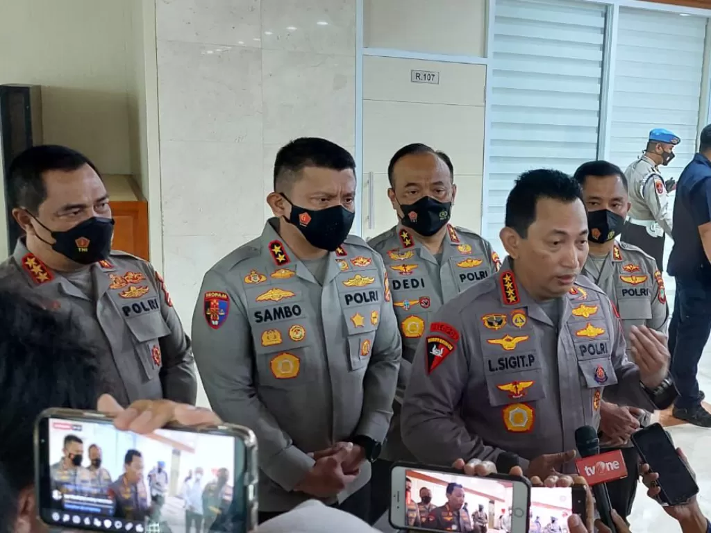 Kapolri Jendral Listyo Sigit Prabowo usai raker dengan Komisi III DPR, Rabu (8/6/2022). (INDOZONE/Harits Tryan)