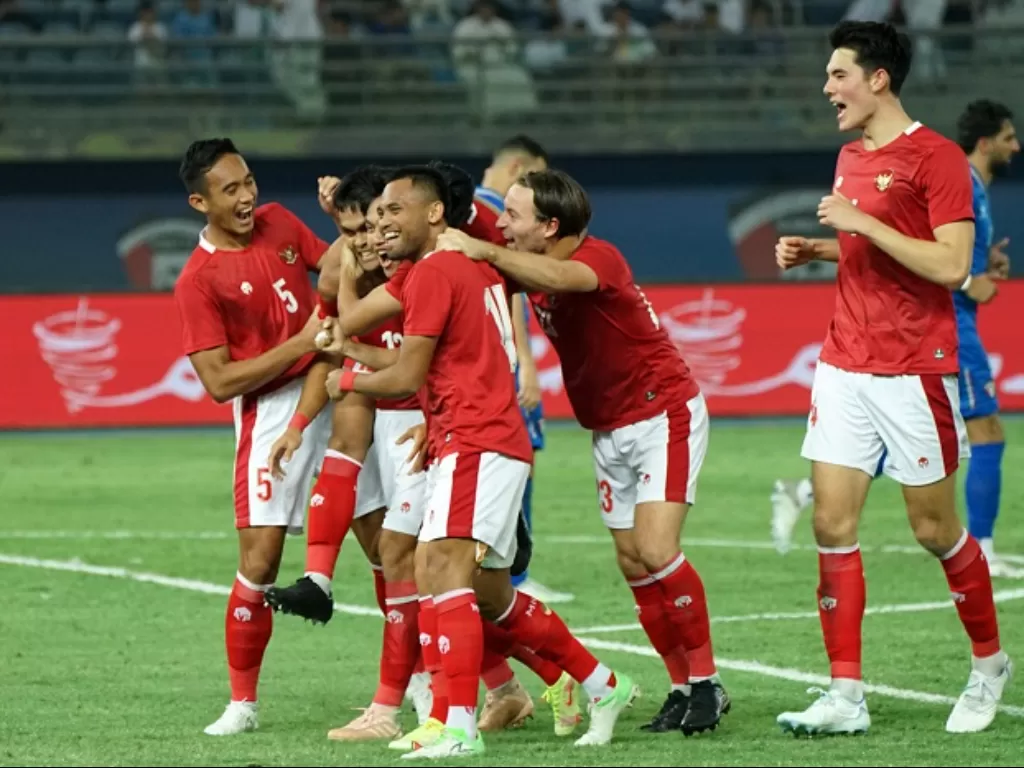Pemain Timnas Indonesia merayakan kemenangan atas Kuwait di laga perdana Grup A Kualifikasi Piala Asia 2023. (ANTARA FOTO/Humas PSSI)