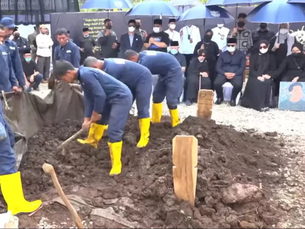 Tangkapan layar prosesi pemakaman Eril (Youtube Humas Jabar)