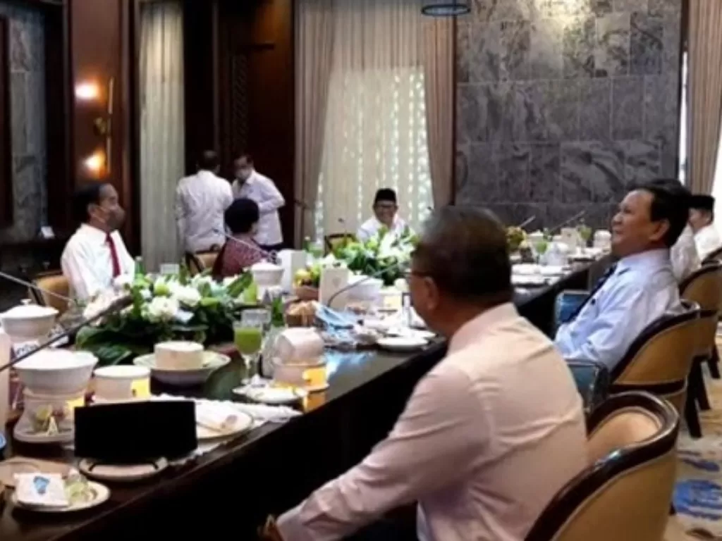 Ketua Sejumlah Parpor mengunjungi Istana untuk bertemu Presiden Jokowi. (Tangkapan Layar Youtube Biro Pers Seketariat Presiden)