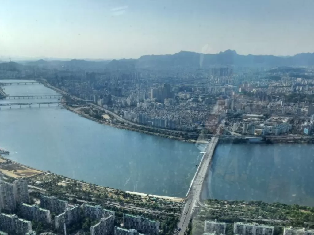 Melihat Seoul dari Lotte World Tower. (ANTARA/Desca Lidya Natalia/am)