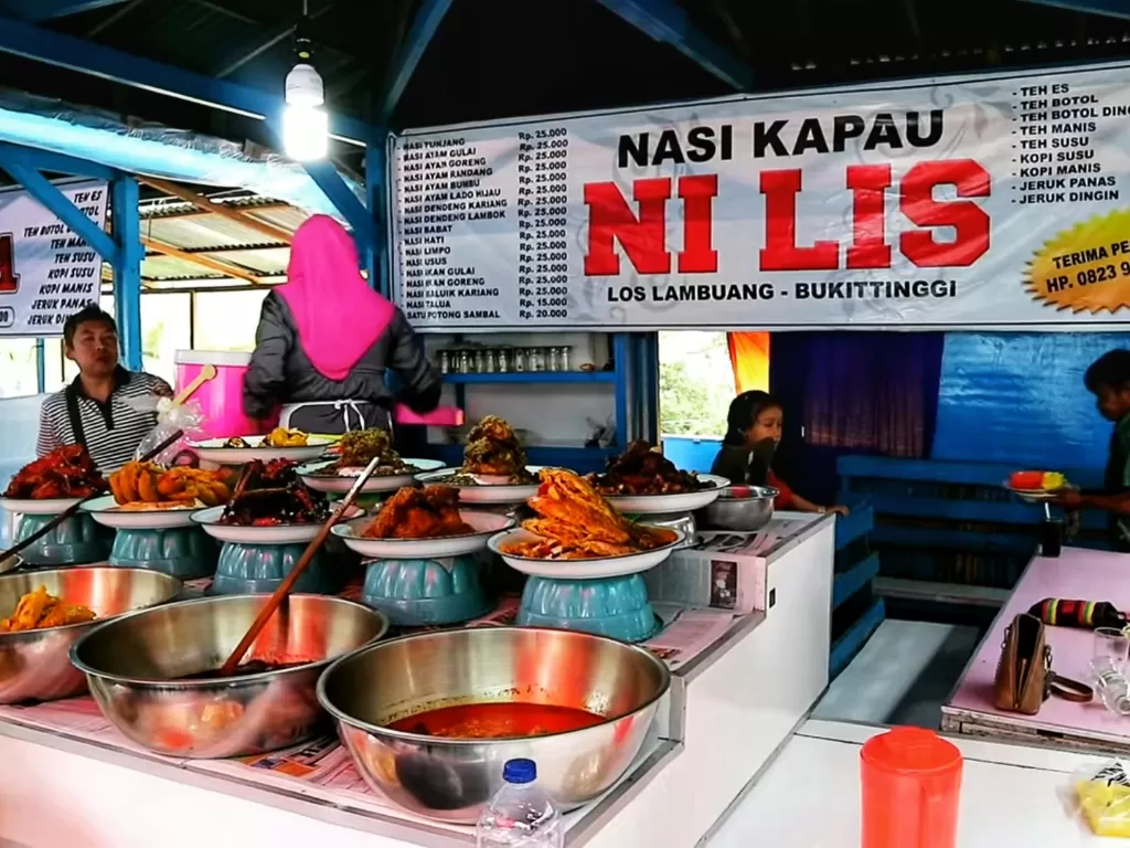 Nasi Kapau di Los Lambuang, Bukittinggi. (Riki Ariyanto/IDZ Creators)