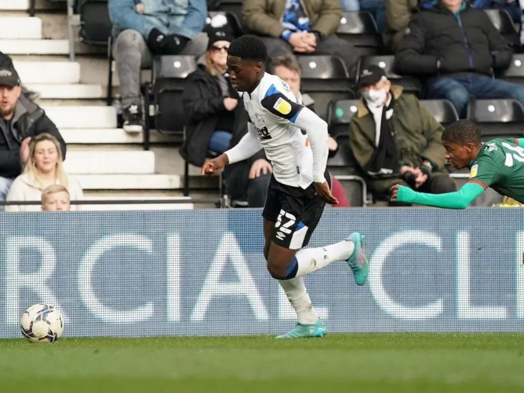 Man United gagal boyong penyerang muda Derby County Malcolm Ebiowei. (Instagram/@malcolmebiowei)
