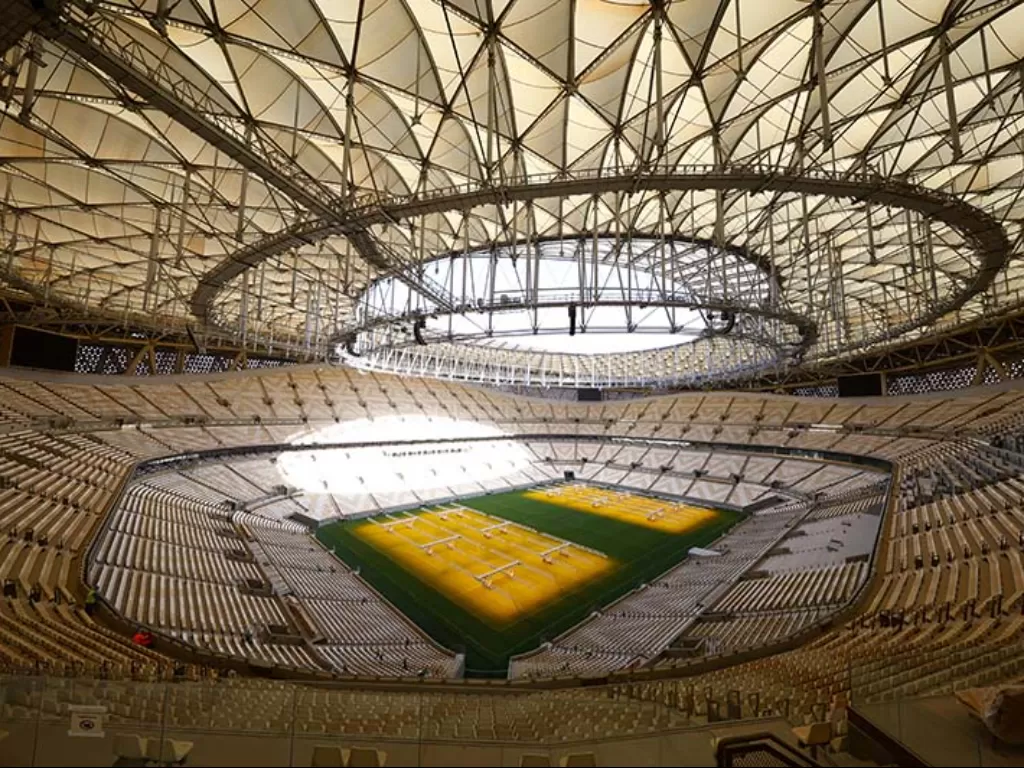 Stadion Iconik Lusail yang akan menjadi tempat final Piala Dunia 2022 (REUTERS/Pawel Kopczynski)