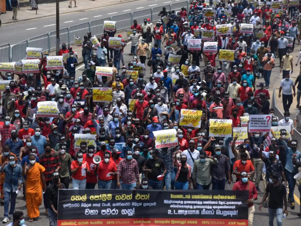 Protes warga Sri Lanka akan krisis ekonomi (forbes.com)