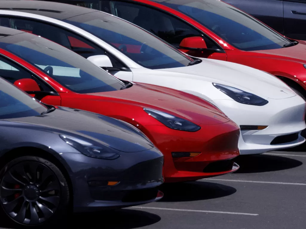 Pabrik mobil listrik Tesla. (REUTERS/Mike Blake)