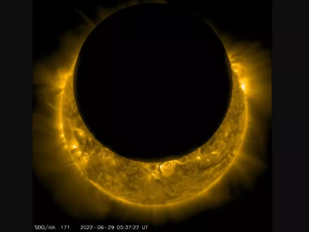 Gerhana Matahari dari jarak paling dekat. (NASA/SDO/AIA/LMSAL)
