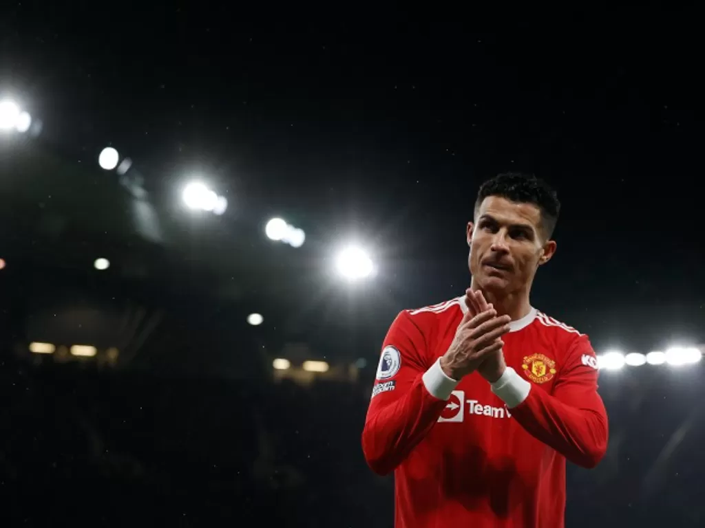 Mega bintang Manchester United Cristiano Ronaldo diisukan gabung Barcelona. (REUTERS/Phil Noble)