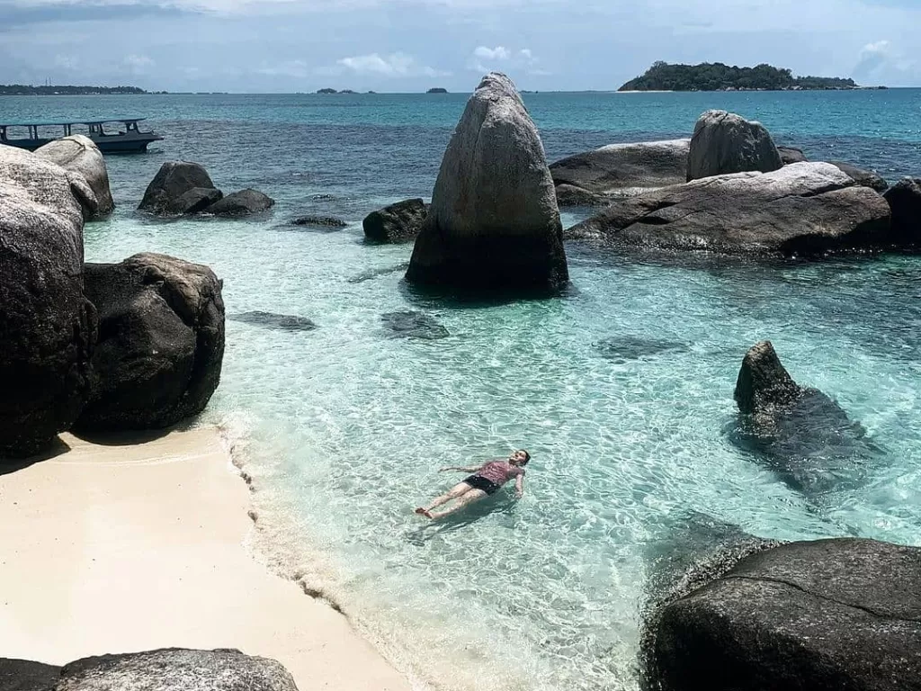 Pulau Batu Berlayar (Instagram/letsgobelitung)