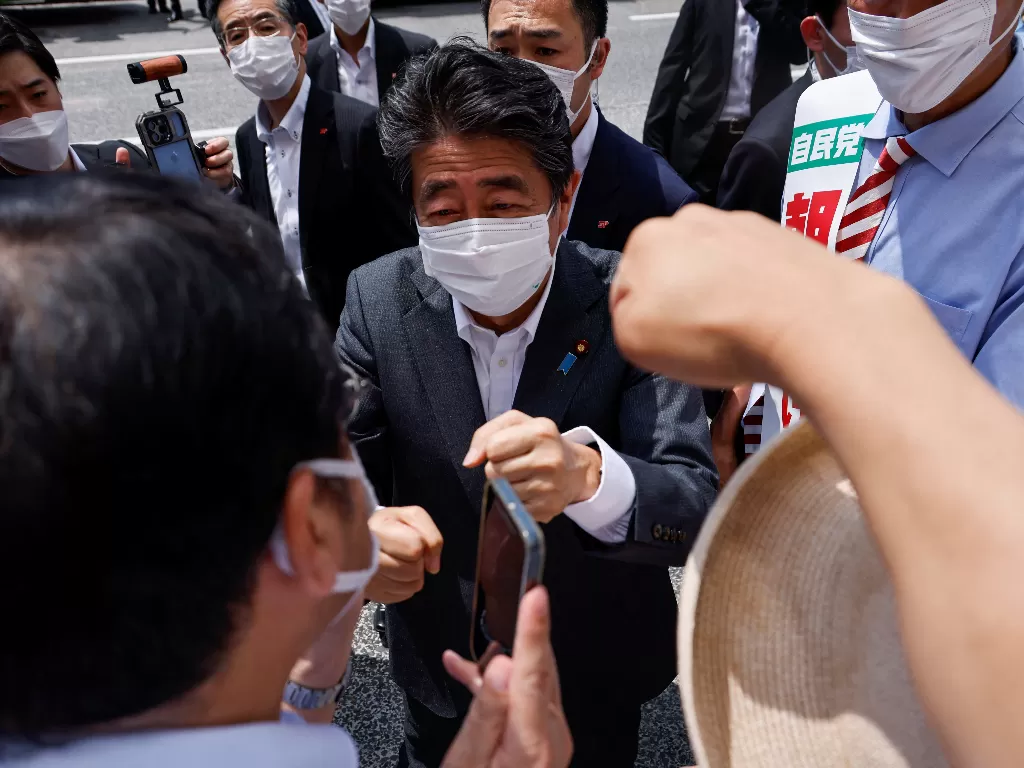 Shinzo Abe, mantan perdana menteri Jepang yang ditembak (REUTERS/Issei Kato)