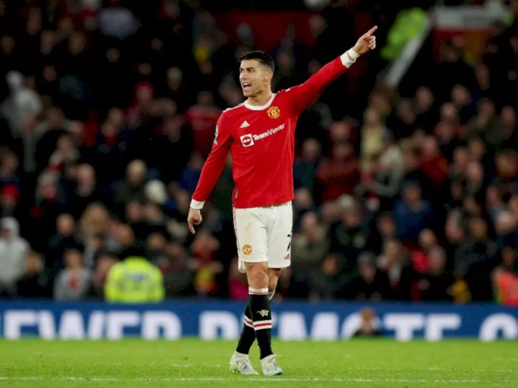 Mega bintang Manchester United Crisitiano Ronaldo diisukan akan gabung Barcelona. ( REUTERS/Phil Noble)