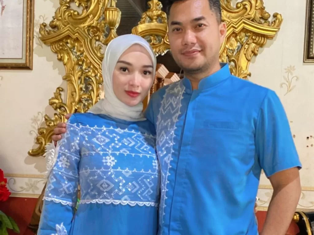 Zaskia Gotik dan suaminya, Sirajudin Machmud Sabang (Instagram/@zaskia_gotix)
