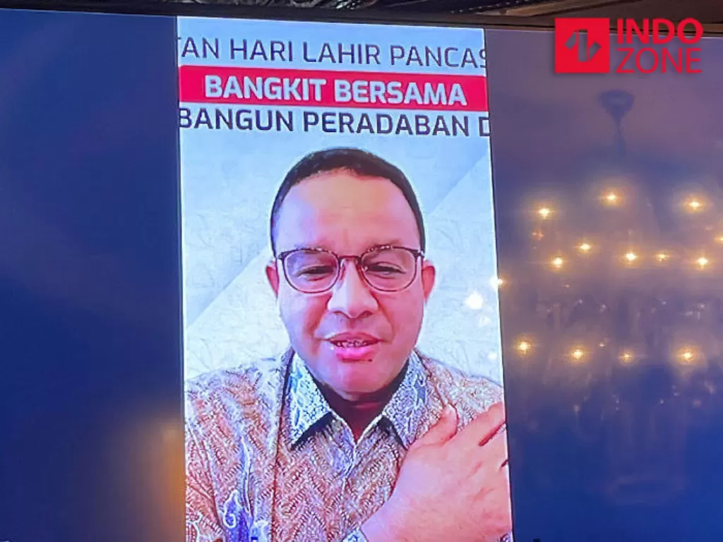 Gubernur DKI Jakarta Anies Baswedan yang menjadi pembicara via Zoom. (INDOZONE/Bima Febrianto)