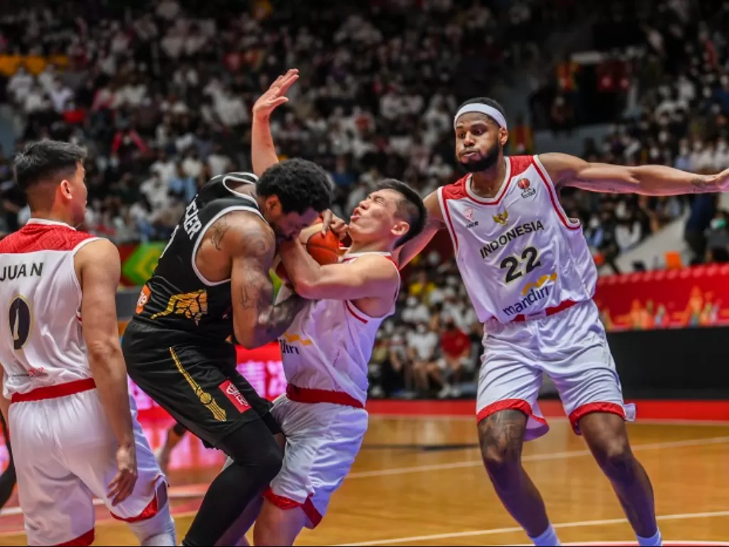 Timnas Basket Indonesia kalah dari Yordania di FIBA Asia Cup 2022. (ANTARA FOTO/Galih Pradipta)