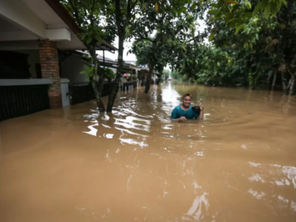 Penampakan banjir di wilayah Jawa Barat. (ANTARA FOTO/Asprilla Dwi Adha)
