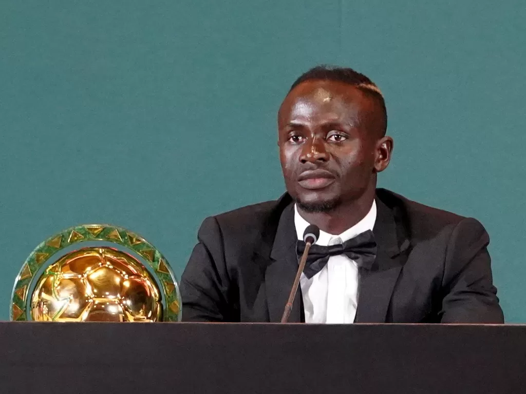 Sadio Mane menangkan penghargaan Piala Afrika, Kamis (21/7/2022). (REUTERS/Abdelhak Balhaki)