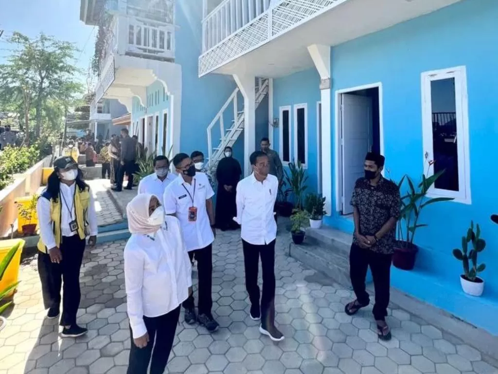 Presiden Jokowi saat ditawari menginap gratis di homestay Labuhan Bajo (Instagram/jokowi)