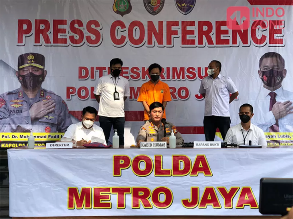 Konferensi pers penangkapan pengunggah video hoax seret pejabat Polri di Polda Metro Jaya. (INDOZONE/Samsudhuha Wildansyah).
