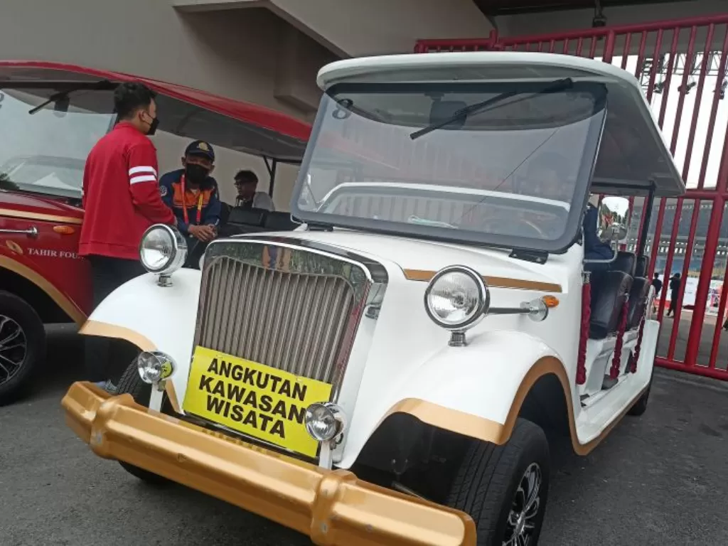 Mobil listrik untuk angkut atlet ASEAN Para Games 2022. (ANTARA/Asep Firmansyah)