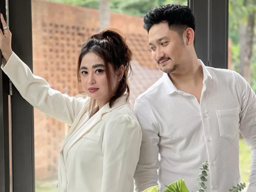 Dewi Perssik dan Angga Wijaya. (Instagram/anggawijaya88)