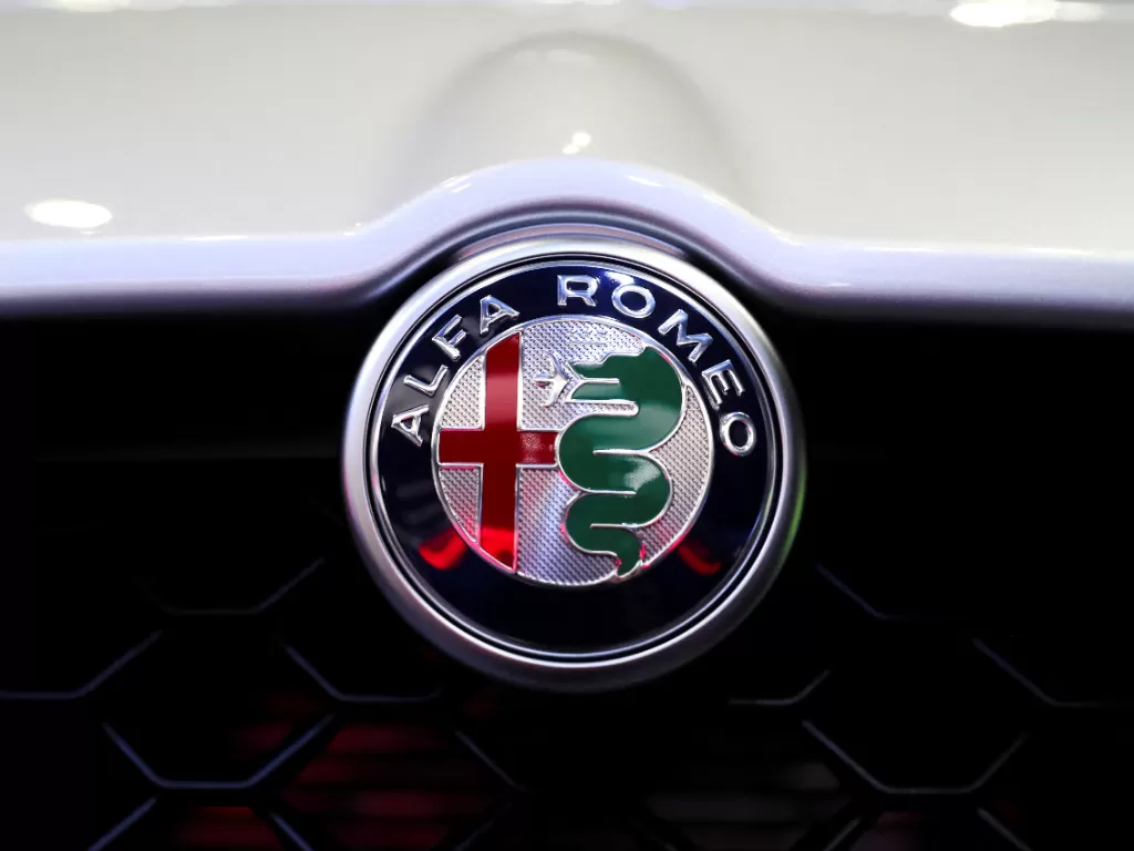 Perusahaan mobil Italia, Alfa Romeo. (REUTERS/Lucy Nicholson)