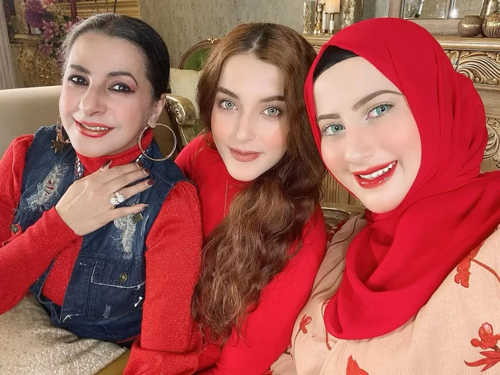 Tasyi Athasya, Tasya Farasya dan Bu Ala (Instagram/@tasyiiathasyia)