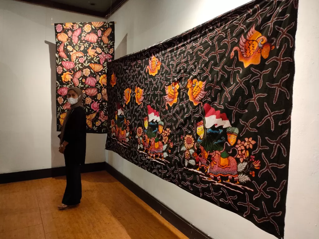 Batik motif Banteng Agung khas Kota Batu. (Hasan Syamsuri/Z Creators)