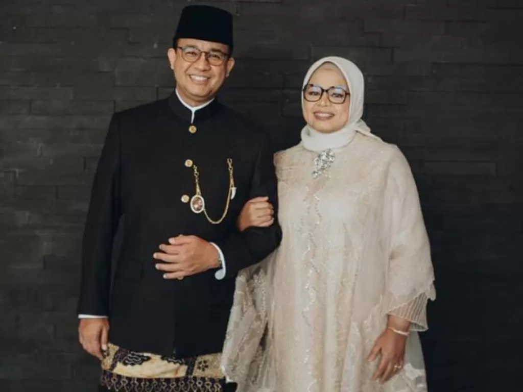 Gubernur DKI Jakarta Anies Baswedan dan istri, Fery Farhati. (Instagram/@aniesbaswedan)