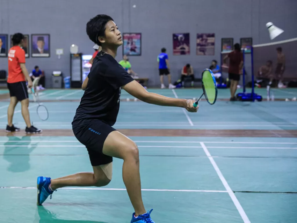 Pebulutangkis tunggal putri Indonesia, Putri Kusumawardani latihan di Pelatnas jelang Kejuaraan Dunia Bulu Tangkis 2022. (pbsi.id)