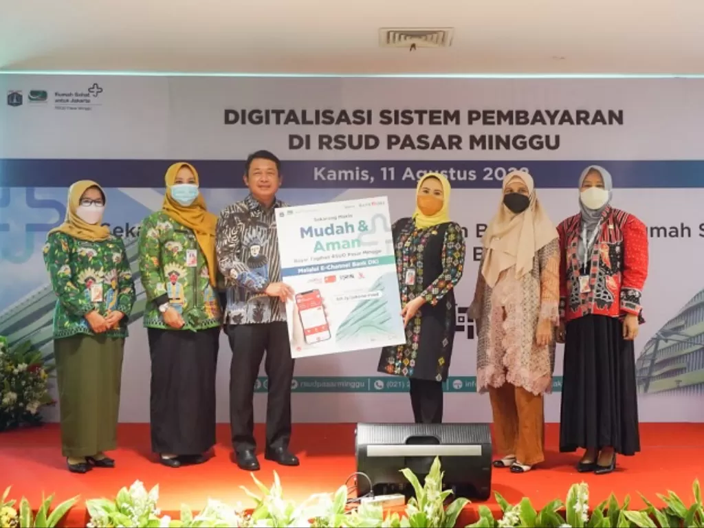 Bank DKI melakukan digitalisasi dengan akseptansi pembayaran non tunai melalui JakOne Mobile dan layanan e-channel Bank DKI di RSUD Pasar Minggu. (Dok Pemprov DKI Jakarta)