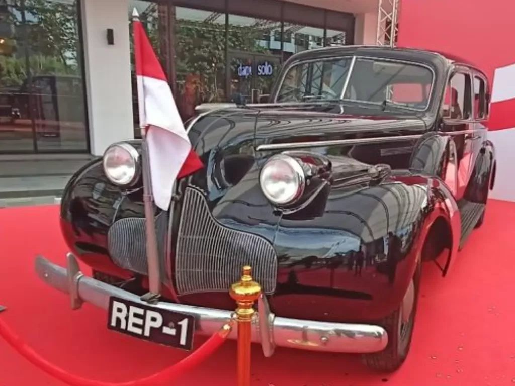 Buick seri 8, mobil kepresidenan pertama RI. (ANTARA/Fathur Rochman)