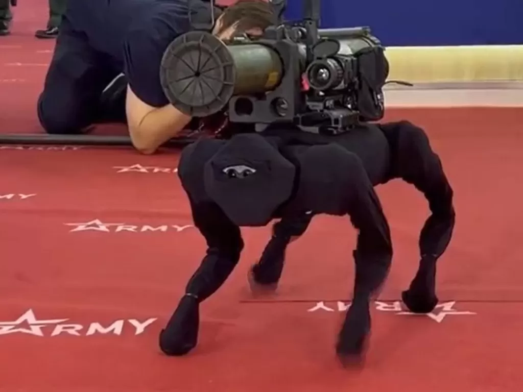 Robot anjing Rusia. (Twitter/@RALee85)