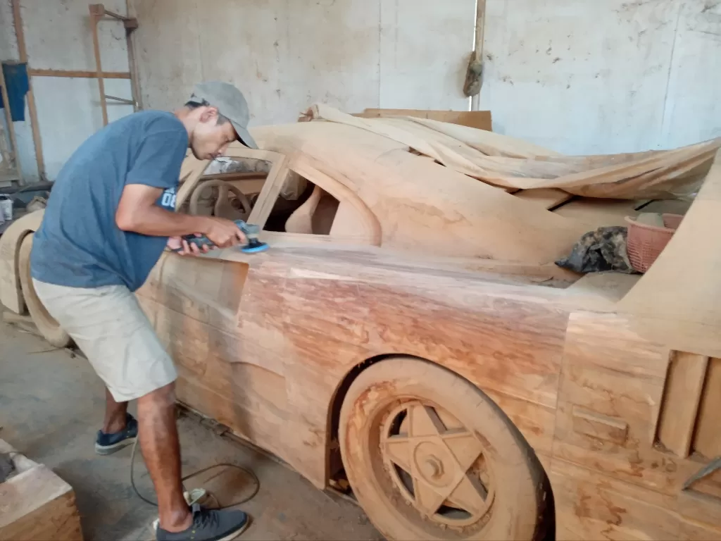 Mobil kayu Ferrari (Z Creators/Eksani)