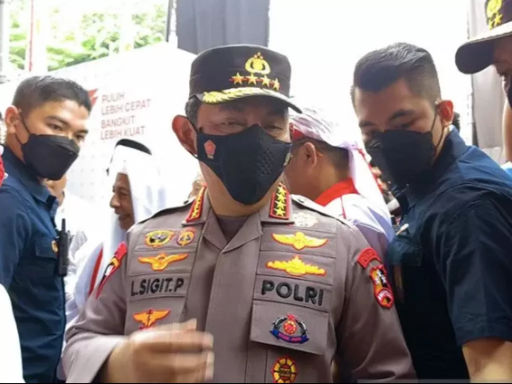Kapolri Jenderal Listyo Sigit Prabowo usai menghadiri acara Kirab Merah Putih di Bundaran HI, Jakarta, Minggu (28/8/2022). (ANTARA/Melalusa Susthira K)