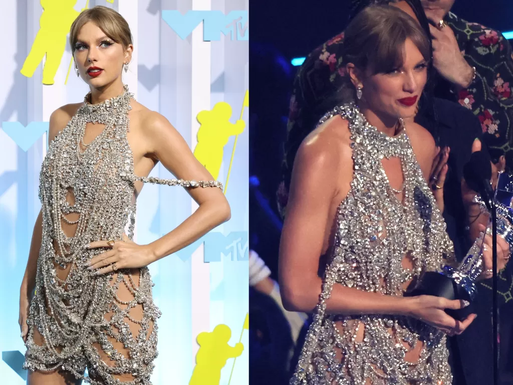 Taylor Swift menerima penghargaan di ajang MTV Video Music Awards 2022, New Jersey, Senin (29/8/2022) pagi WIB. (REUTERS/Brendan McDermid)