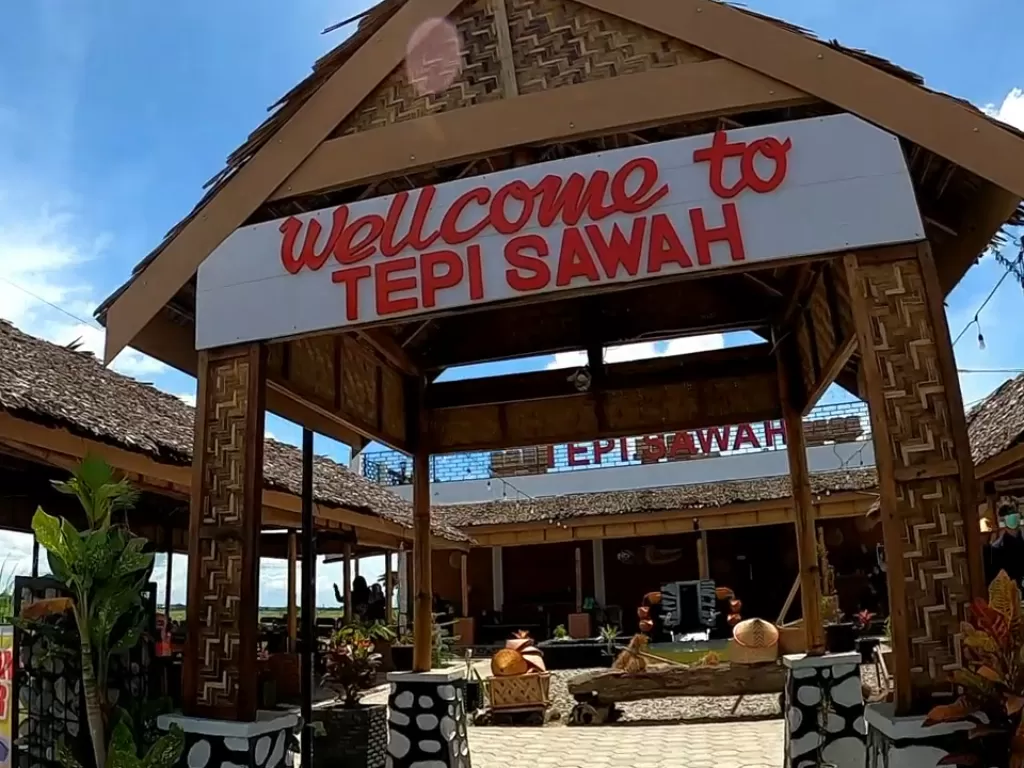 Resto Tepi Sawah, Sulawesi Selatan. (Z Creators/Rudi Hartono)