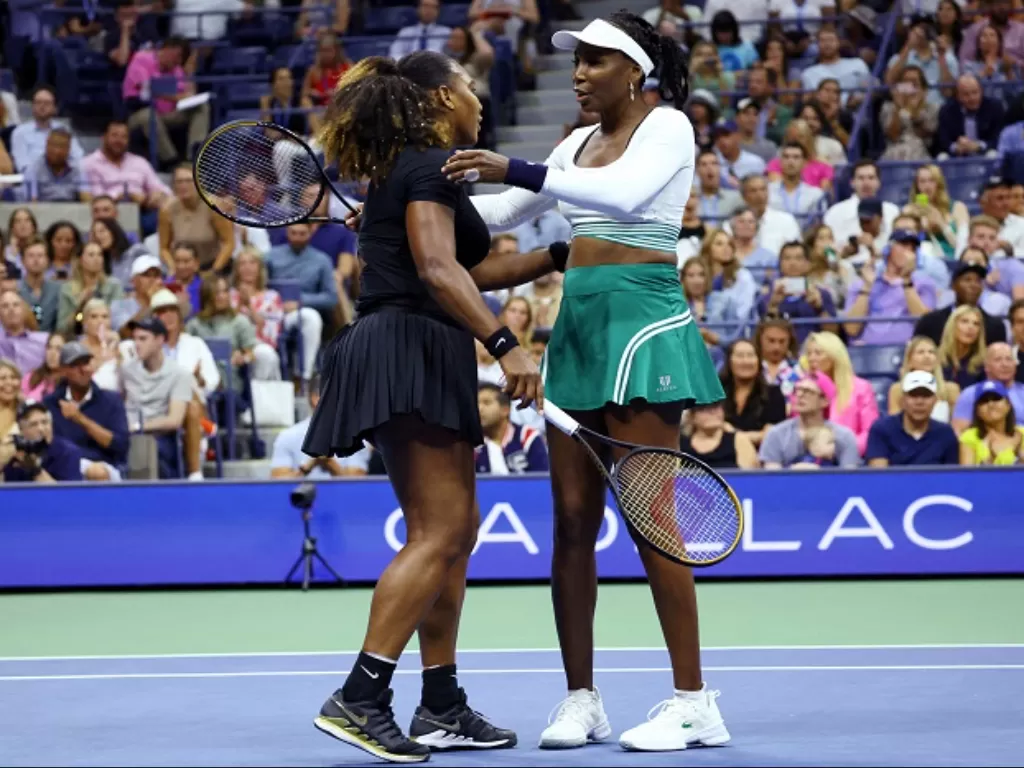 Serena dan Venus Williams tersisih dari US Open 2022. (REUTERS/Mike Segar)