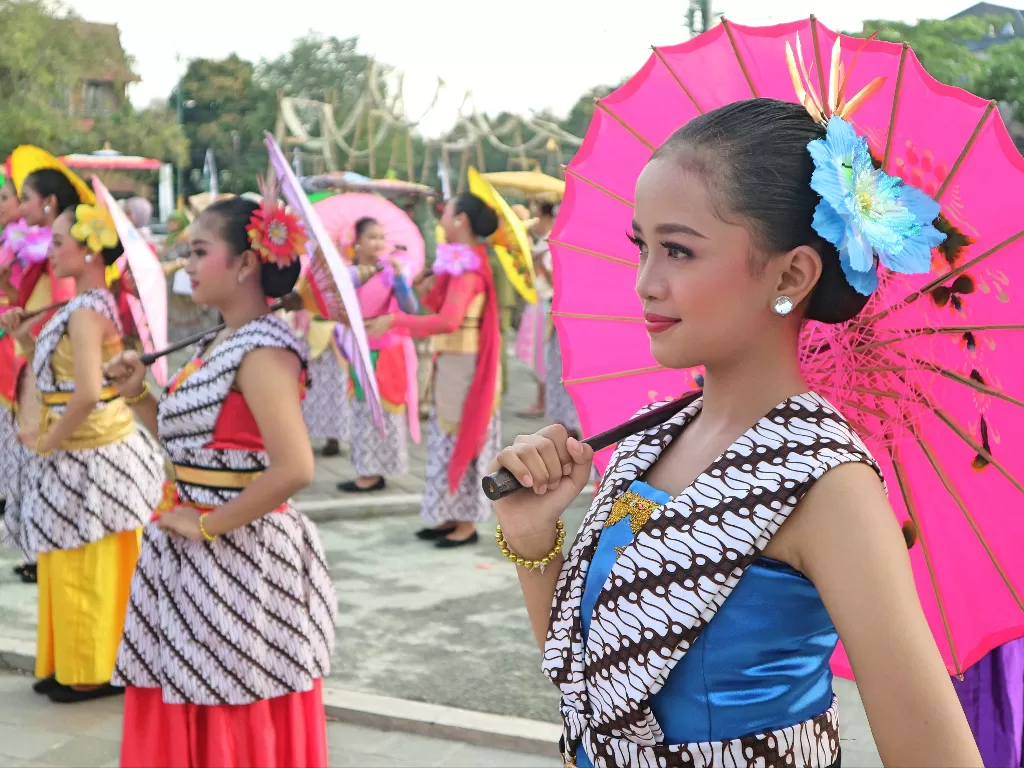 Cantiknya peserta Festival Payung Nusantara (Z Creators/Is Ariyanto)