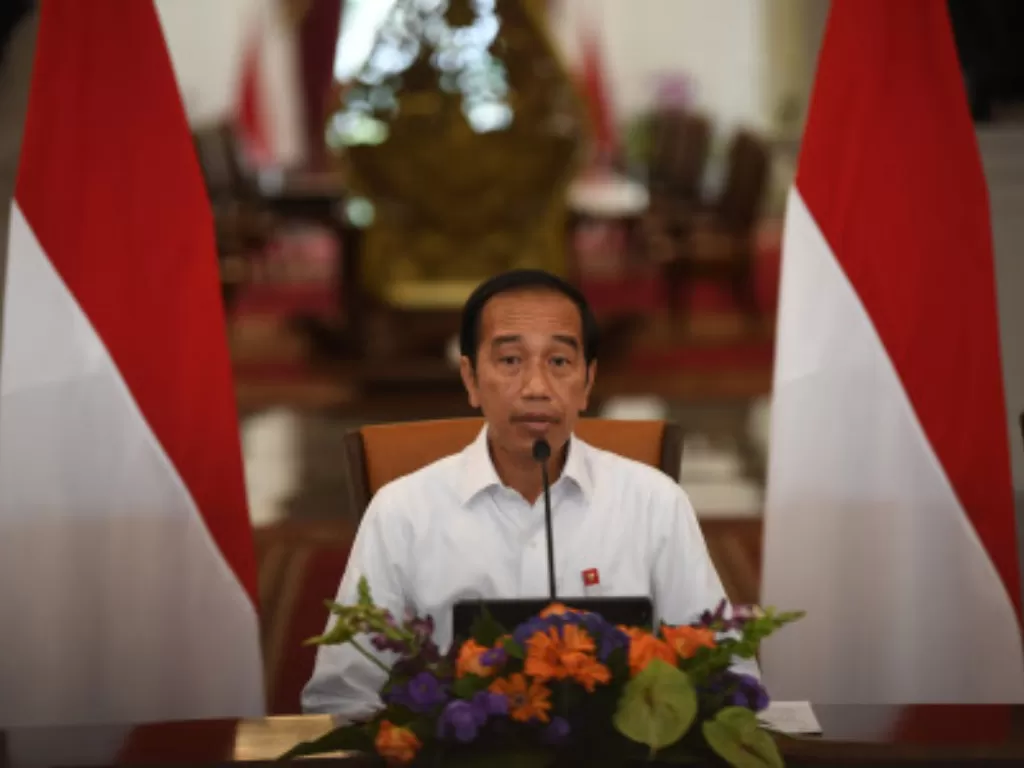 Presiden Joko Widodo mengumumkan harga bahan bakar minyak (BBM) terbaru di Istana Merdeka, Jakarta, Sabtu (3/9/2022). (ANTARA FOTO/Sigid Kurniawan)