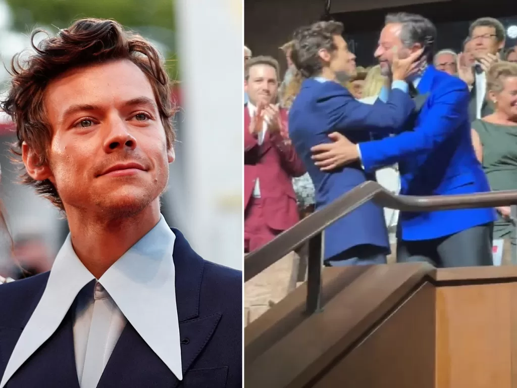 Harry Styles (REUTERS/Guglielmo Mangiapane) mencium Nick Kroll di Festival Film Venezia. (Twitter/RaminSetoodeh)