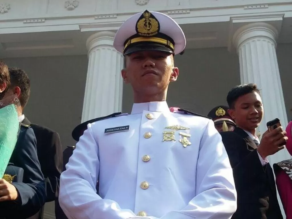 Pilot Lettu Laut (P) Judistira Eka Permady terbangkan pesawat TNI AL yang jatuh di Perairan Laut Madura. (Dok. Facebook)