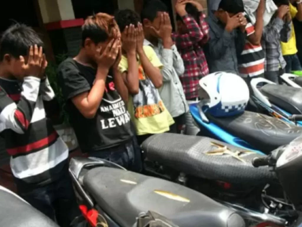 Ilustrasi Sejumlah anggota geng motor beserta sepeda motor milik mereka diamankan di Mapolsekta Medan Kota, Sumut. (.ANTARA/Irsan Mulyadi)