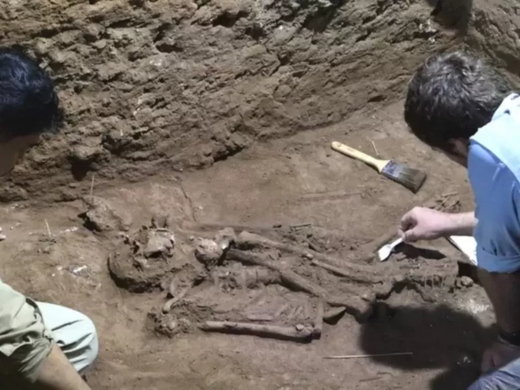 Penggalian kerangka berumur 31.000 tahun (BBC Indonesia)