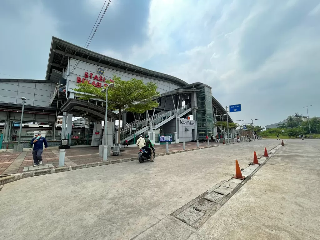 Penampakan area parkir Stasiun Bekasi Timur. (Dok. PT KAI Daop 1 Jakarta)