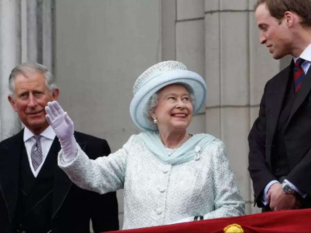 Pangeran Charles dan Pangeran William menemani Ratu Elizabeth (Thenews)