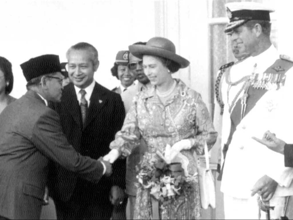 Kunjungan kenegaraan Ratu Elizabeth II bersama Pangeran Philip bertemu Presiden ke-2 Soeharto. (Dok)