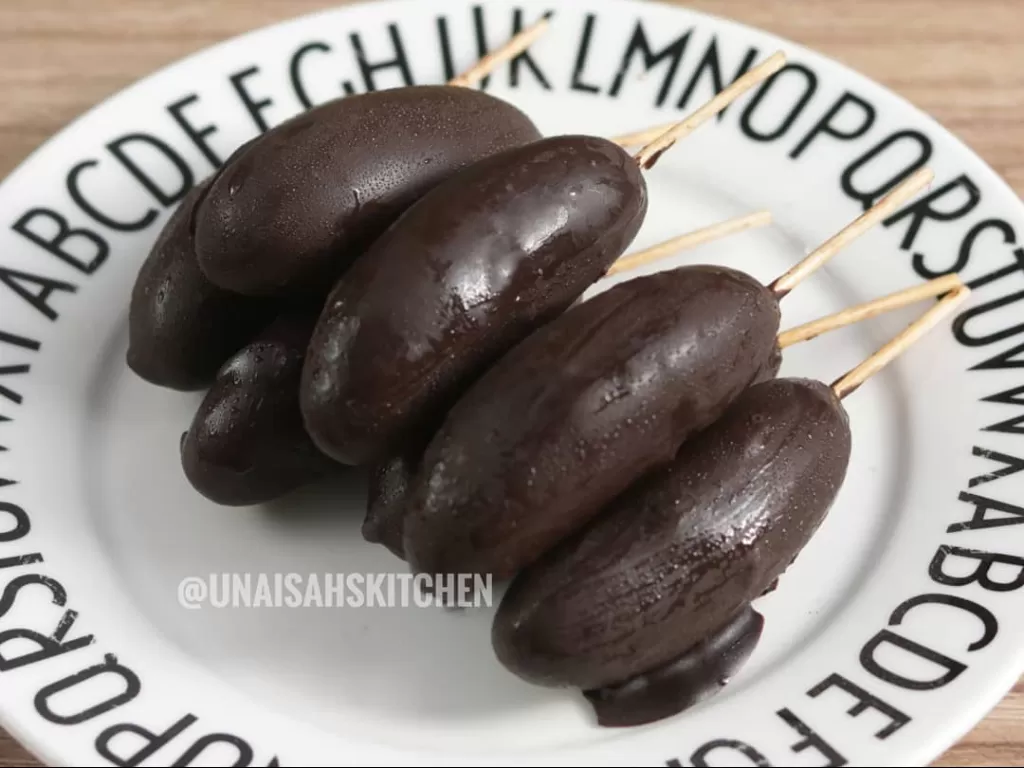 Es pisang cokelat (Instagram/@unaisahskitchen)