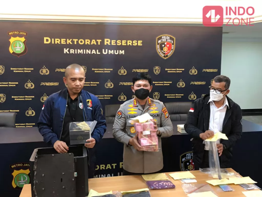 Konferensi pers kasus pencurian brankas Dara Arafah di Mapolda Metro Jaya, Jakarta. (INDOZONE/Samsudhuha Wildansyah)